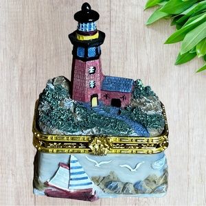 Beachcombers Lighthouse With Seagulls Trinket Box